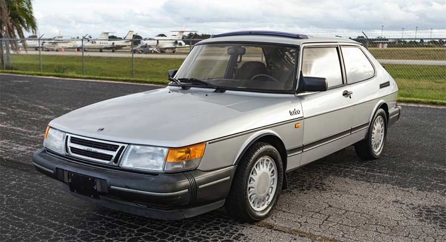 Get Your Hands on the Iconic Saab 900 Turbo at a Steal of a Price!