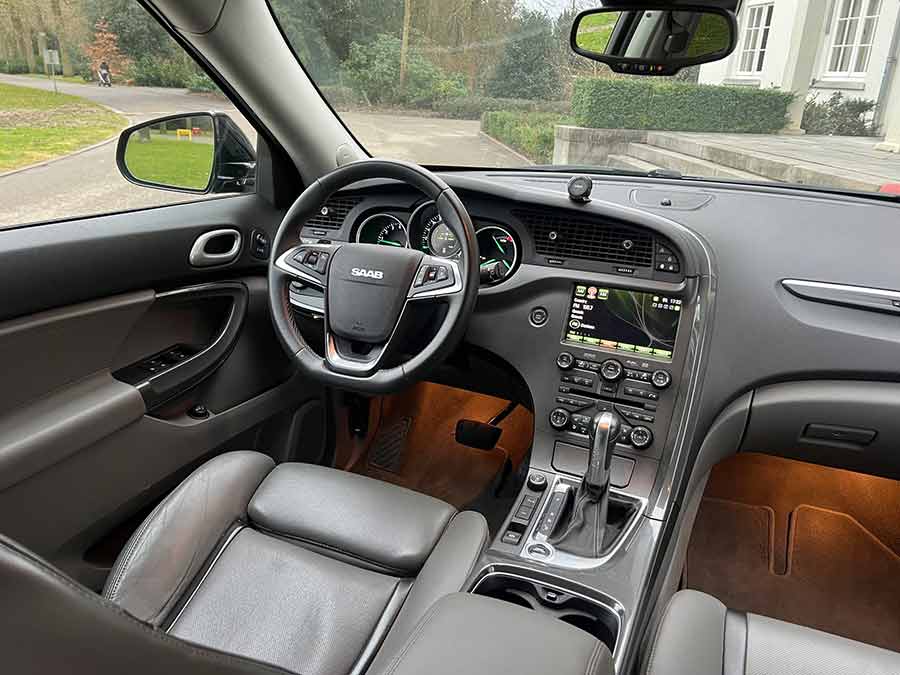  The Saab 9-4X Aero – while sharing its platform with the Cadillac SRX, features a uniquely Saab interior with a driver-focused dashboard and signature design elements.