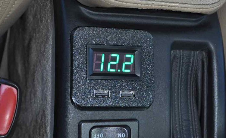 Coin slot USB Charger and Voltmeter for Saab 9-5