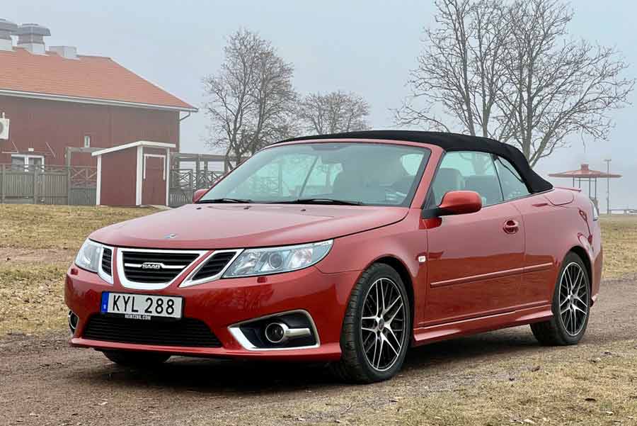 This Saab 9-3 Aero Cabriolet Independence Edition is expected to achieve one of the highest bids at the auction.