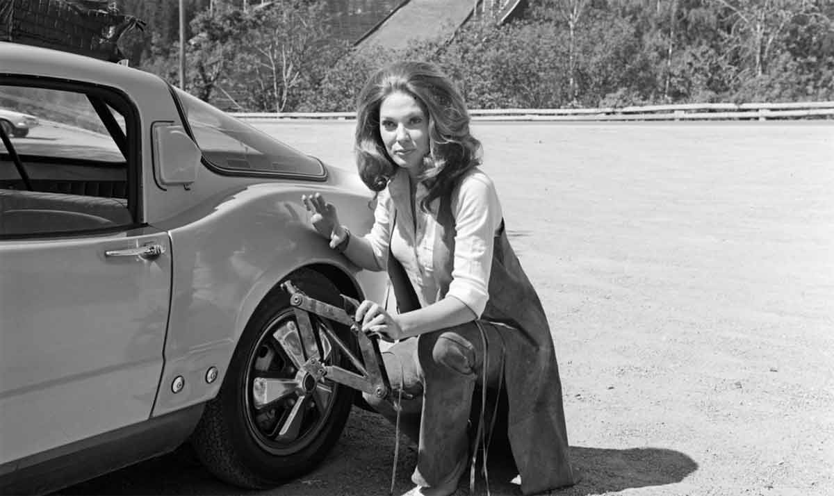 Åse Kleveland and her Saab Sonett V4, Photo by Rigmor Dahl Delphin