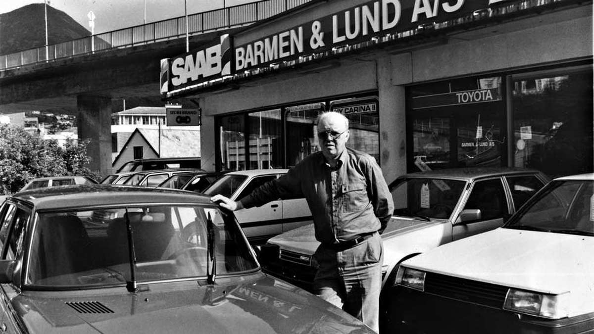 Oddmund Bartender in front of the Saab car showroom in Norway