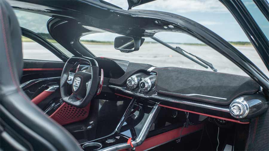 SSC Tuatara interior