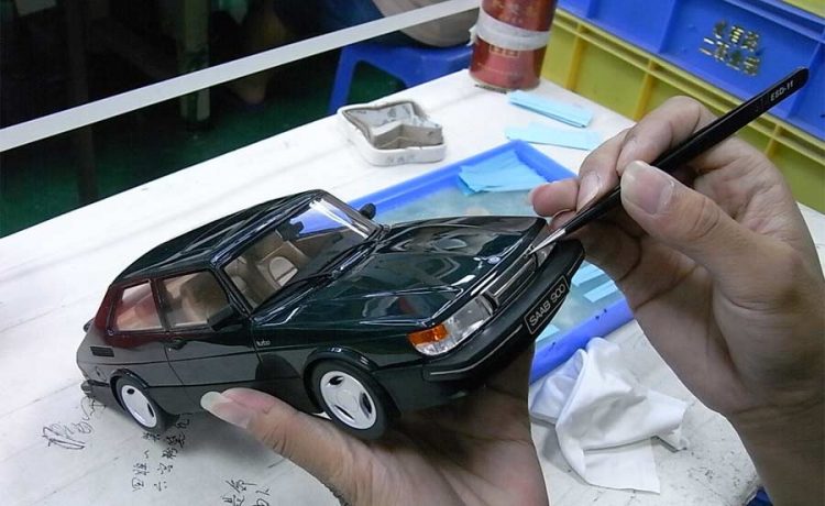 Saab 900 1/18 Scale model