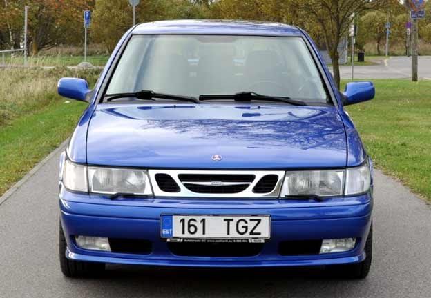 Saab 900 Coupe Lightning Blue