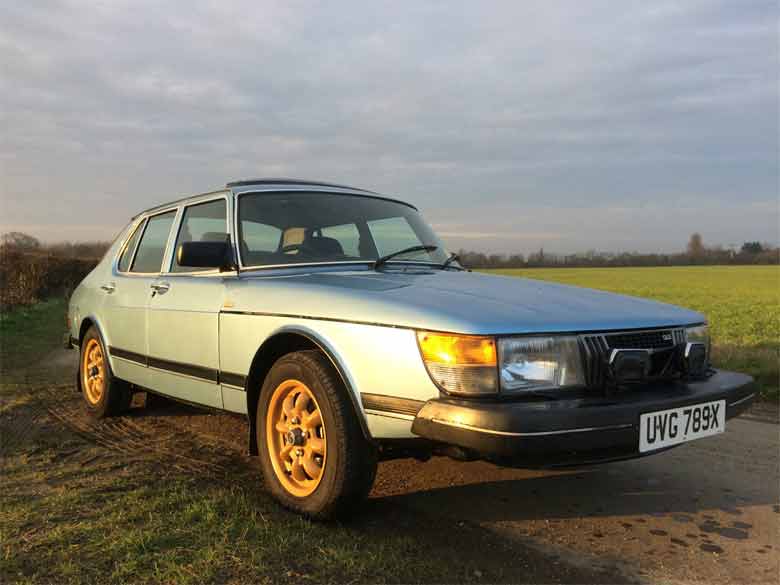 Saab 900 GLE “Gold Special Edition”