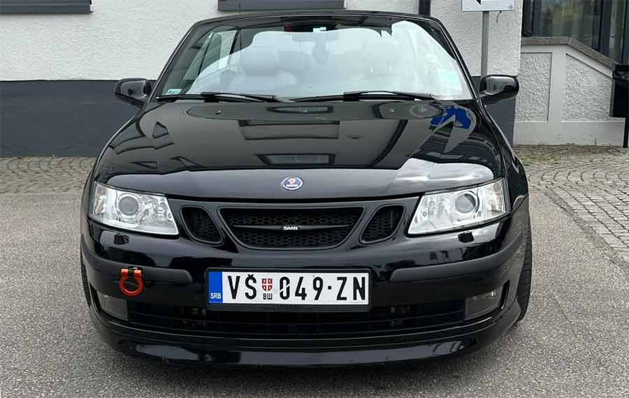 The image of the sleek black Saab 9-3 from Vršac, proudly bearing its Serbian license plates, highlights the dedication and international spirit that Saab inspires.