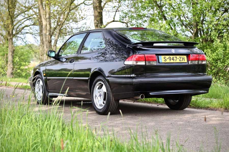 The Saab 9-3 SE 2.0T FSP Coupe's exterior is enhanced with the full sport package, which includes a sporty body kit, 16" 3-spoke alloy wheels, sport chassis, sport exhaust, and painted bumpers. The striking black finish and unique FSP badging make this rare car a head-turner on the road.