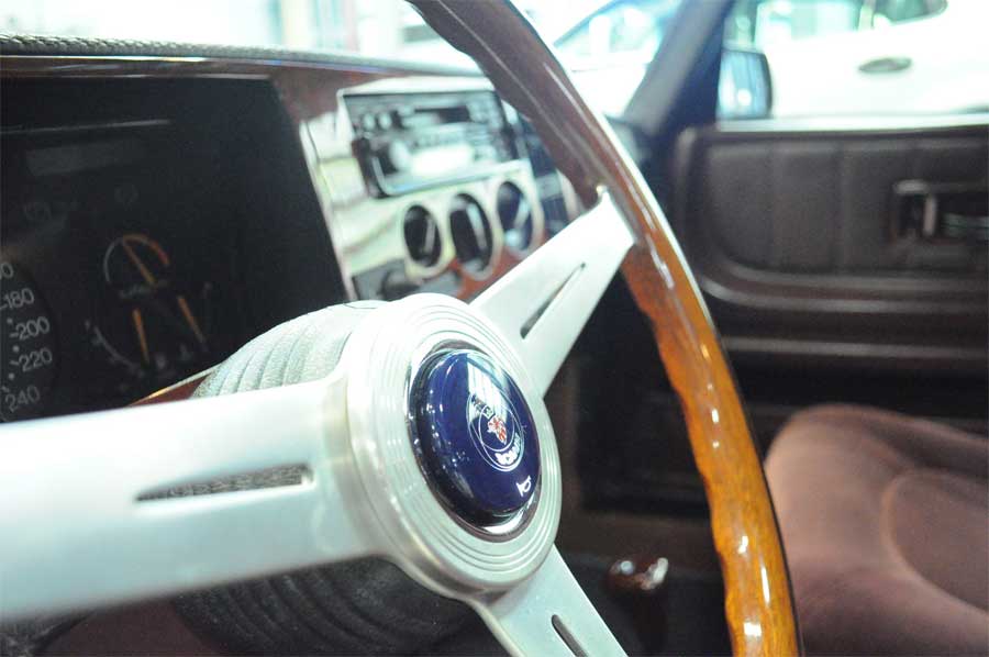 Saab 900 wooden steering-wheel