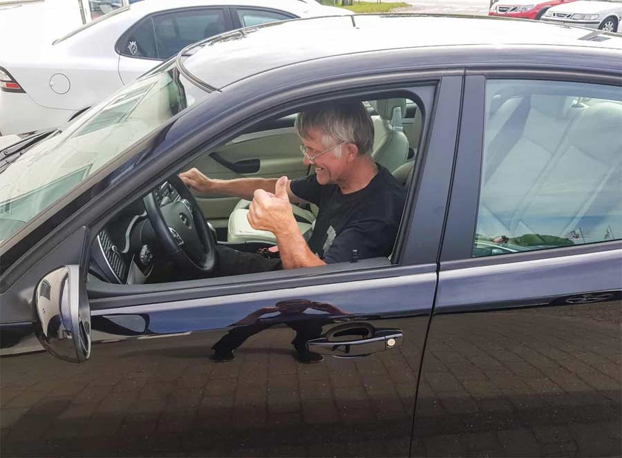 Svend Aage Jeggesen and SAAB were two inseparable parts. Here is the picture from the day he received his 9-3 Aero car, one of the last to ride the assembly line in Sweden.