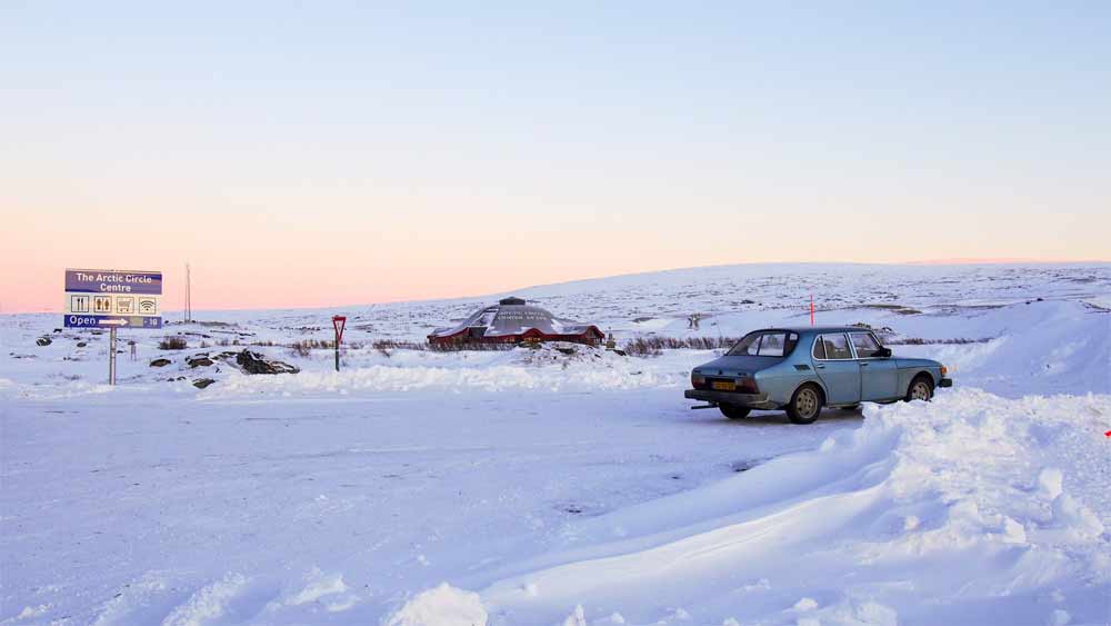 Saab 99 Conquering the Arctic: Axel Roks' Epic Journey to the Arctic Circle under a Breathtaking Display of the Northern Lights