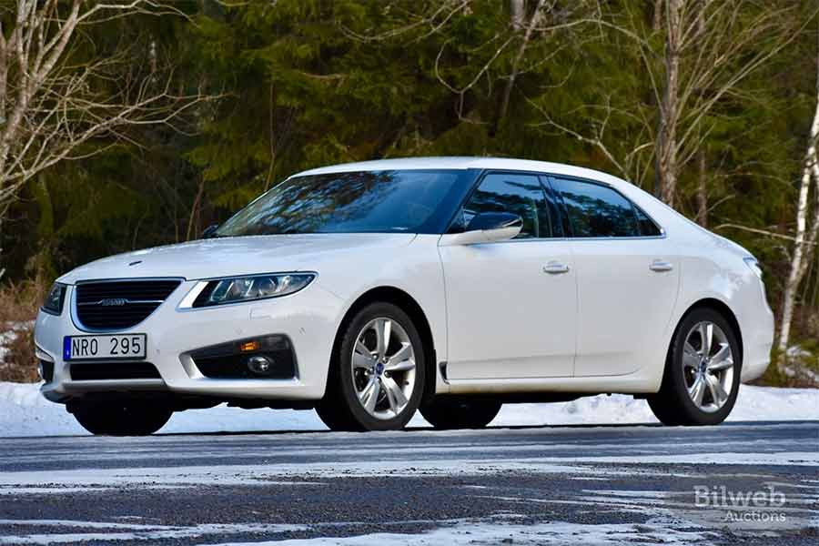 This Hirsch-tuned Saab 9-5 NG Aero Turbo6 XWD, finished in Arctic White, has already surpassed its reserve price at auction. With 330 hp, premium factory options, and pristine condition, will it set a new benchmark for Saab collectibility?