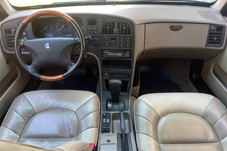 Classic Comfort Reimagined: Step Inside the Impeccable Interior of the Saab 9000 CSE 2.0 Turbo 1997 Jubilee Edition