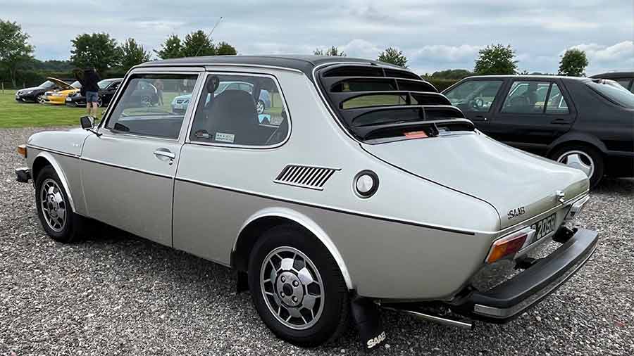 A striking rear view of the 1977 Saab 99 EMS, complete with its iconic louvre and timeless design. This meticulously maintained classic is a true embodiment of Saab’s engineering prowess and Scandinavian elegance, now seeking a new home to continue its legacy.