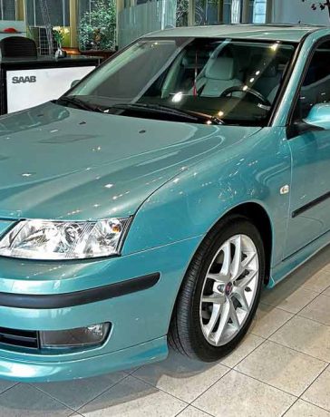 A rare sight in Glacier Blue: This restored Saab 9-3 Aero, reborn by SAC Taiwan, embodies Scandinavian elegance and engineering excellence.