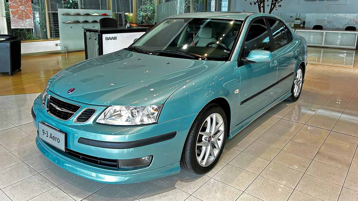 A rare sight in Glacier Blue: This restored Saab 9-3 Aero, reborn by SAC Taiwan, embodies Scandinavian elegance and engineering excellence.