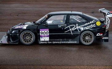 Robert Uhr's Saab 900 GTR, a masterpiece by Nordic Tuning Dalarna, showcasing cutting-edge aerodynamics and race-winning performance.