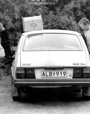 Prime Minister of Sweden Olof Palme with his wife Lisbet. This was Palme's last SAAB, a 1984 900 GLi.