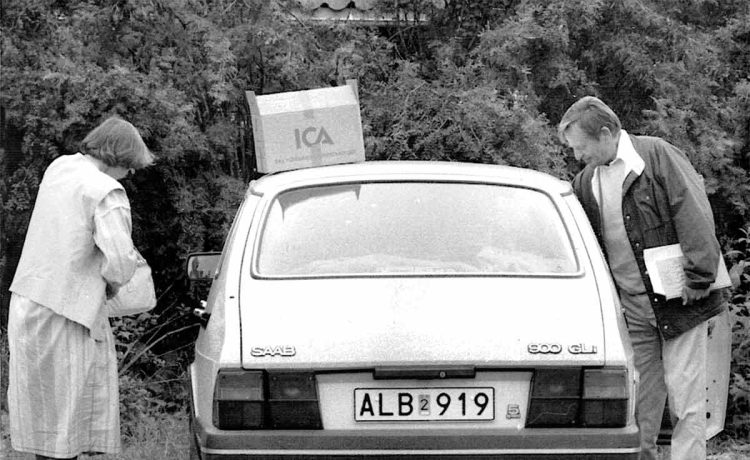 Prime Minister of Sweden Olof Palme with his wife Lisbet. This was Palme's last SAAB, a 1984 900 GLi.