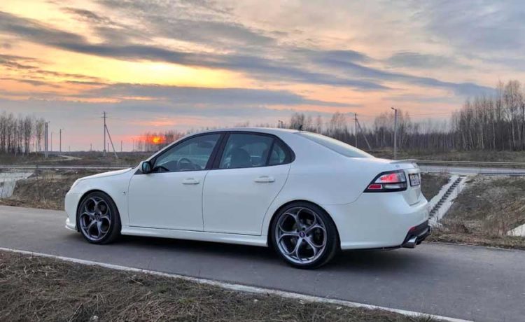 Polar White Saab 9-3 Aero