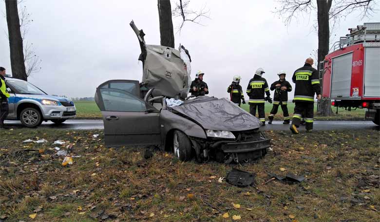 Saab in road accident