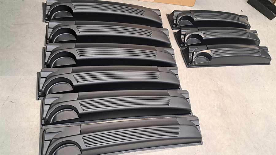 Freshly produced Saab 9-3NG rear diffusers at KM-tronics. Made 0.5mm thicker than OEM, these replicas offer improved durability, withstand temperatures up to 125°C, and have successfully passed high-speed testing—ensuring top-tier quality for Saab enthusiasts.