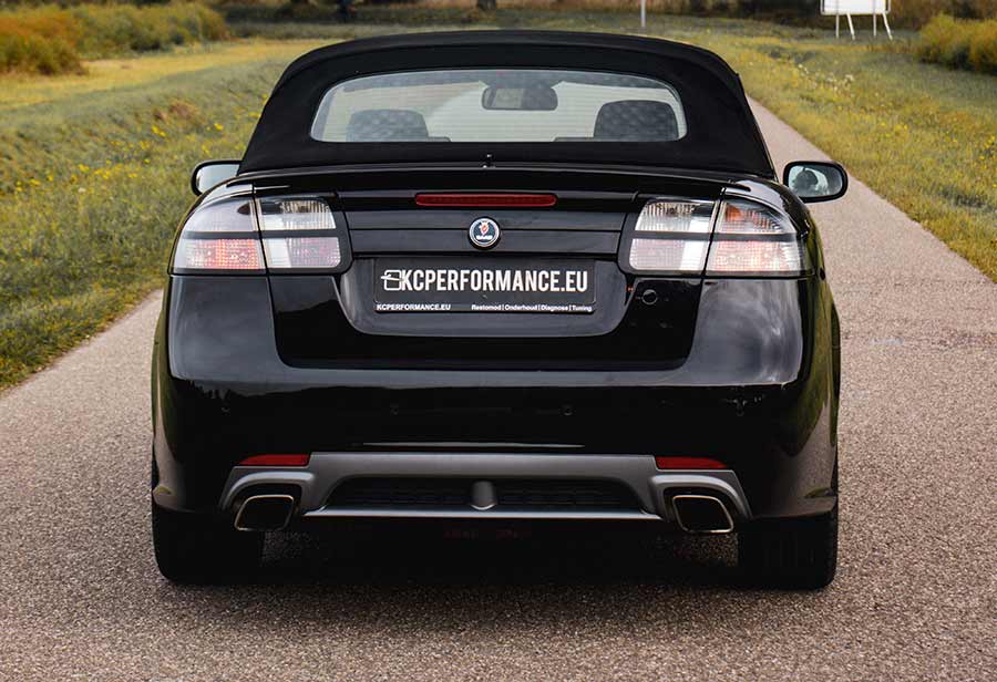 The unmistakable Turbo X rear end with its signature exhaust system and diffuser—never before seen on a Saab Convertible until now.