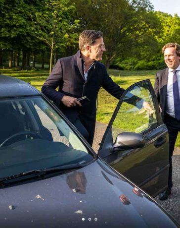 Mark Rutte's car adorned with bird droppings—a symbol of his unpretentiousness and commitment to a modest lifestyle. (Photo by © ANP ad.nl)