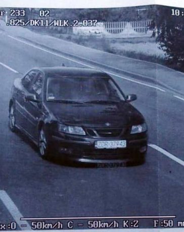 Saab 9-3 filmed by a police Speed camera