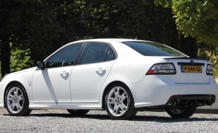 Stunning Saab 9-3 Aero in glossy white, enhanced with Hirsch diffuser and Turbo X front bumper, showcasing its sleek 250HP upgrade.