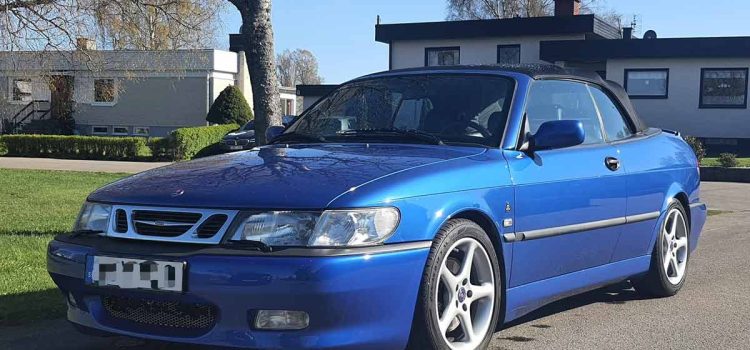 Victor Dolk’s meticulously restored 1999 Saab 9-3 Viggen Cabriolet in lightning blue—a true standout in Sweden’s Saab history.