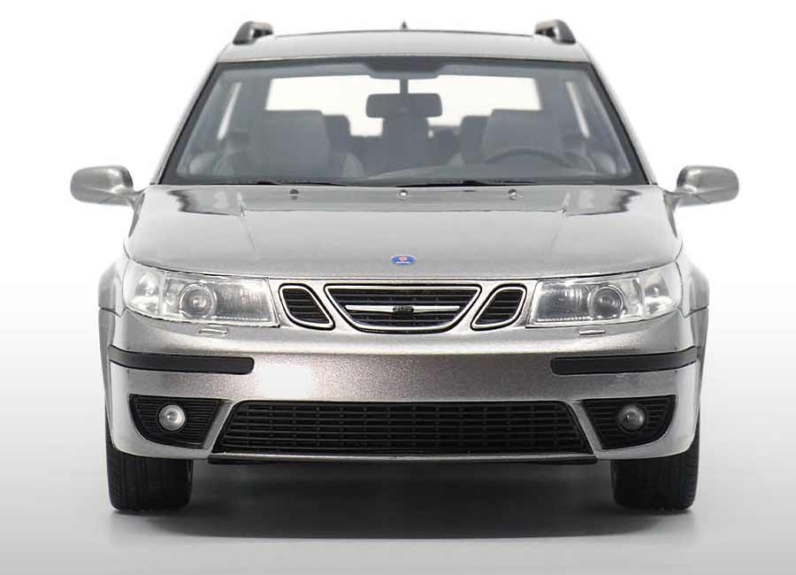 Saab 9-5 Sportcombi Aero 1 18 scale model replica by DNA Collectibles