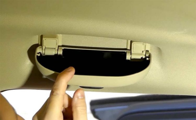 Saab 9-5 NG sunglasses holder