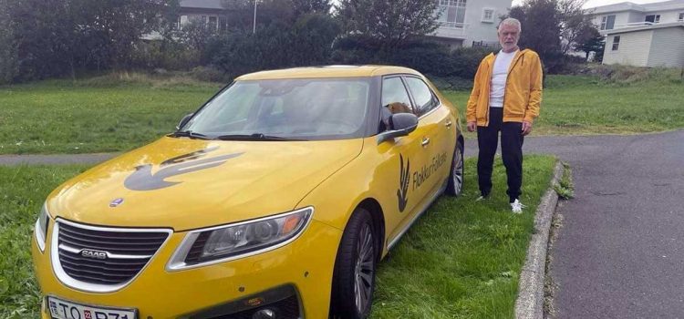 Tomas Tomasson and his favorite Saab 9-5ng