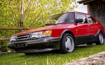 1993 SAAB 900 Turbo Aero: A Classic Swedish Beauty in its Natural Element