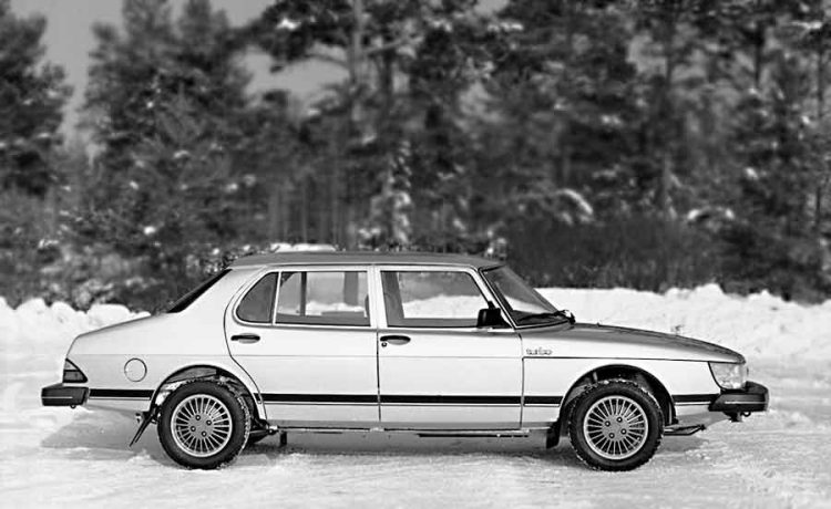 Saab 900 Finlandia