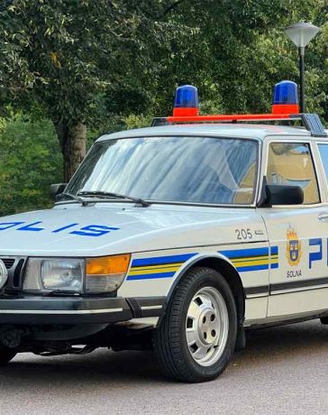 Saab 900 GLi Polis: A Timeless Icon of Law Enforcement Heritage