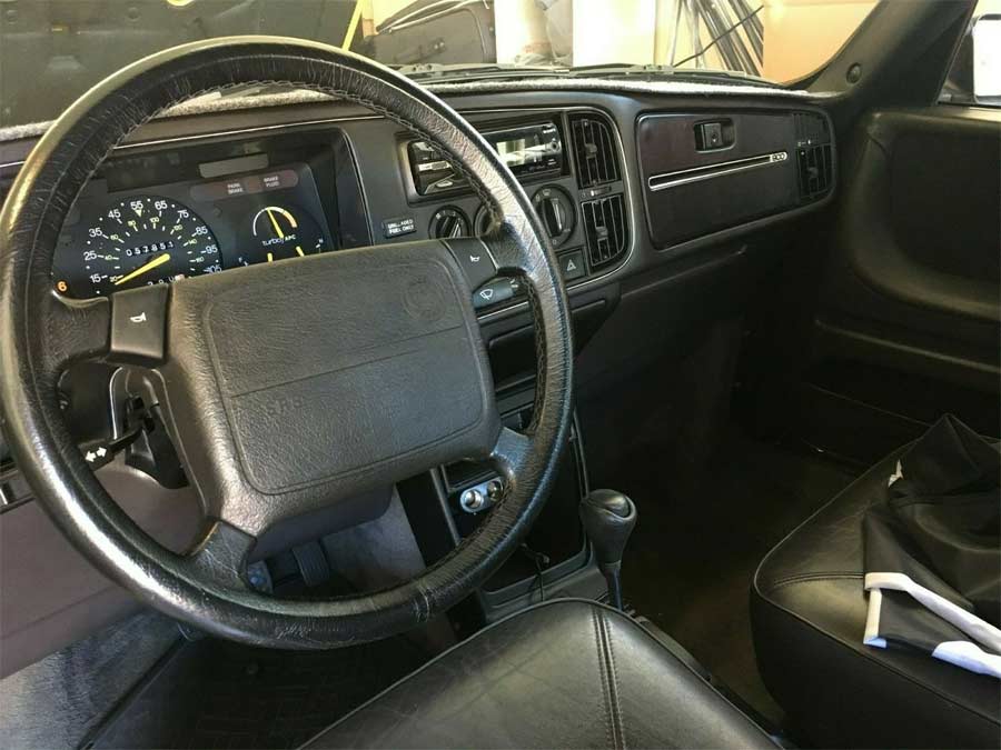 Saab 900 Convertible interior