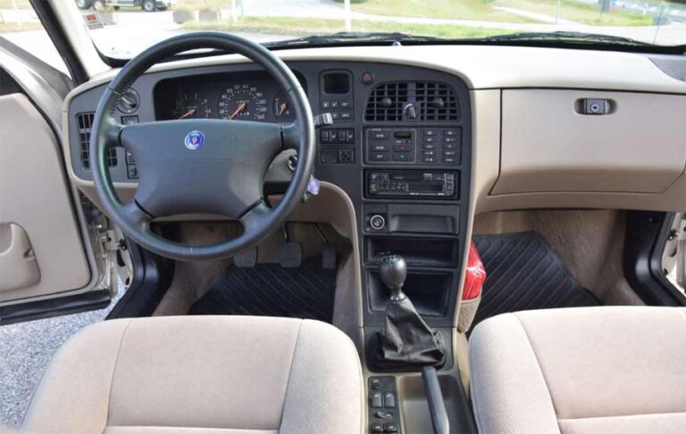 Saab 9000 interior