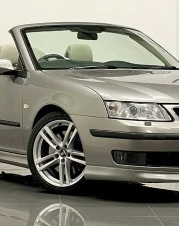 Embracing Winter Elegance: The Saab 9-3 Aero Convertible in its Natural Element