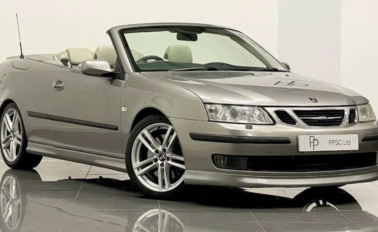 Embracing Winter Elegance: The Saab 9-3 Aero Convertible in its Natural Element