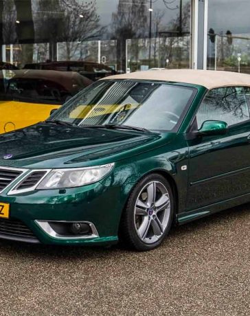 Drive in style with this one-of-a-kind Saab 9-3 Cabrio in Hunter Green wrap - A rare opportunity you can't miss!