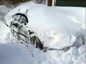 Saab 9-3 Aero digging out After a Snow Storm