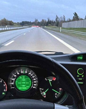 Seamless Integration: The Saab NG9-5 Instrument Panel Elegantly Retrofitted into a Saab 9-3, Enhancing the Cockpit with Modern Avionics Aesthetics