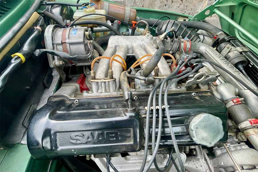 Powerhouse Unveiled: The 1985cc Engine of the Saab 99 Turbo - 145 Horsepower Prowess