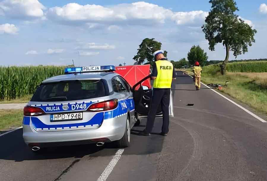 The second image shows police officers at the scene of the fatal accident in Gołąbki, where a Saab vehicle collided with an 83-year-old cyclist. 