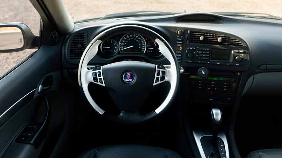 The Saab Aero steering wheel offers a perfect blend of sportiness and functionality, embodying the driver-focused design Saab is renowned for.