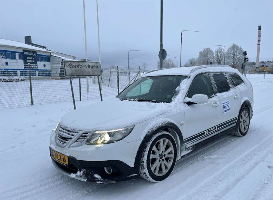 Melvin Könings' Saab 9-3X parked on Saab-vägen in Trollhättan, paying homage to the legacy of Saab.