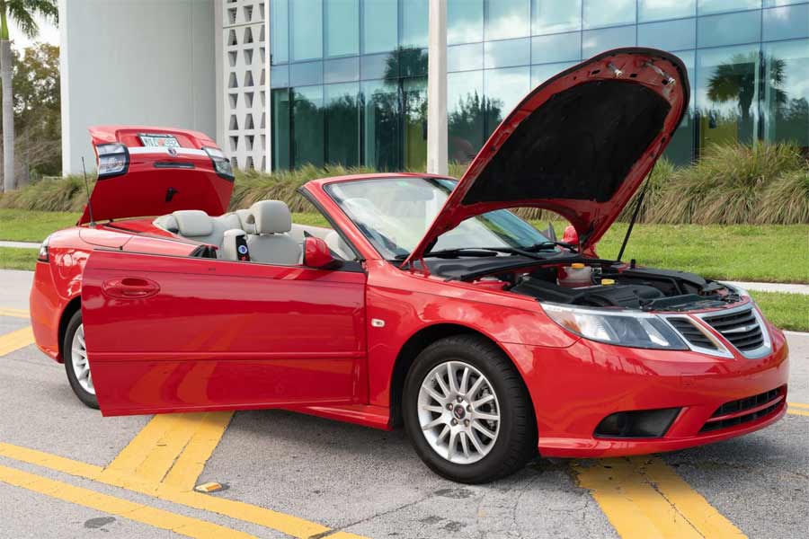 A dream come true for convertible enthusiasts, especially those with a penchant for Saab, featuring the 2008 Saab 9-3 with its beige leather interior and top-down readiness for Florida's endless sunshine.