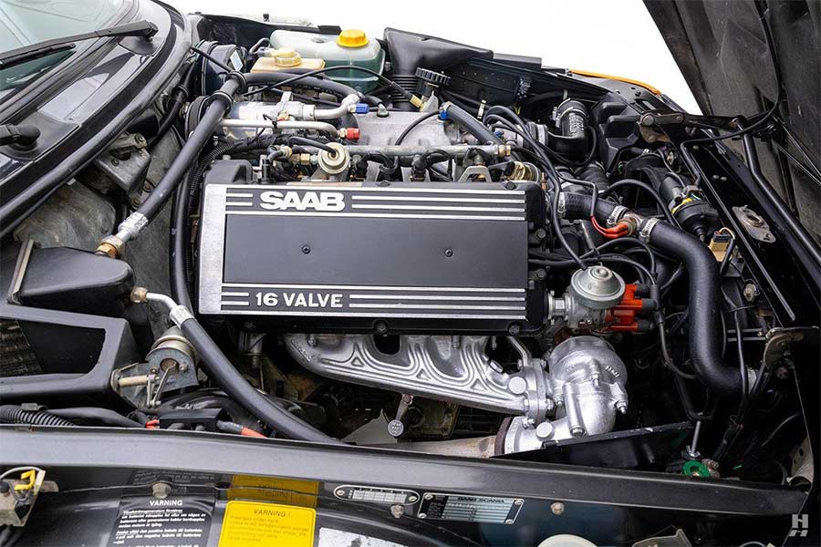 The heart of the 1986 Saab 900 SPG: a turbocharged 2.0-liter 16-valve engine delivering 160 horsepower, meticulously maintained for peak performance.